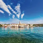 Beautiful In * Pinezići