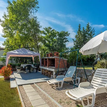 Apartamento Beautiful In Pinezići